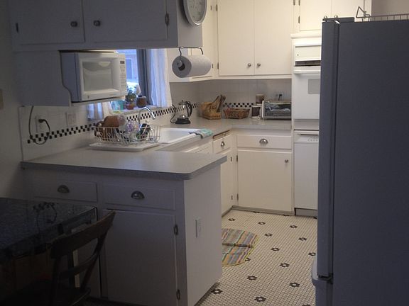 3rd image of 23681 Marlow Ave