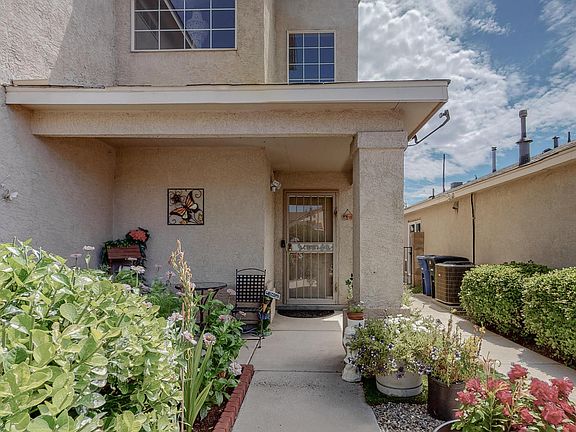 5th image of 632 Vista Viva Ln SW