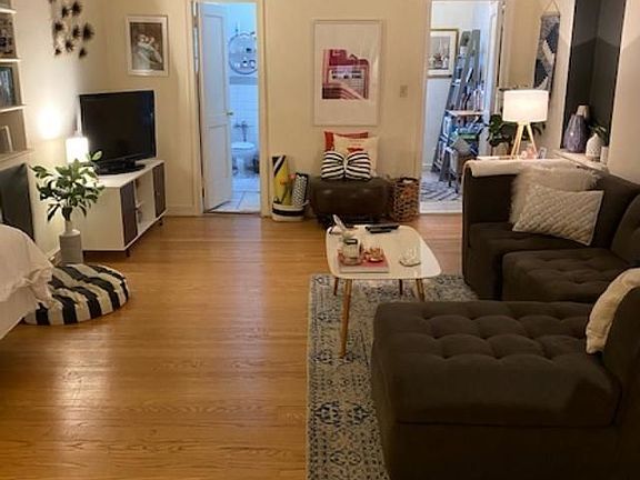 4th image of 246 E 46th St #5L