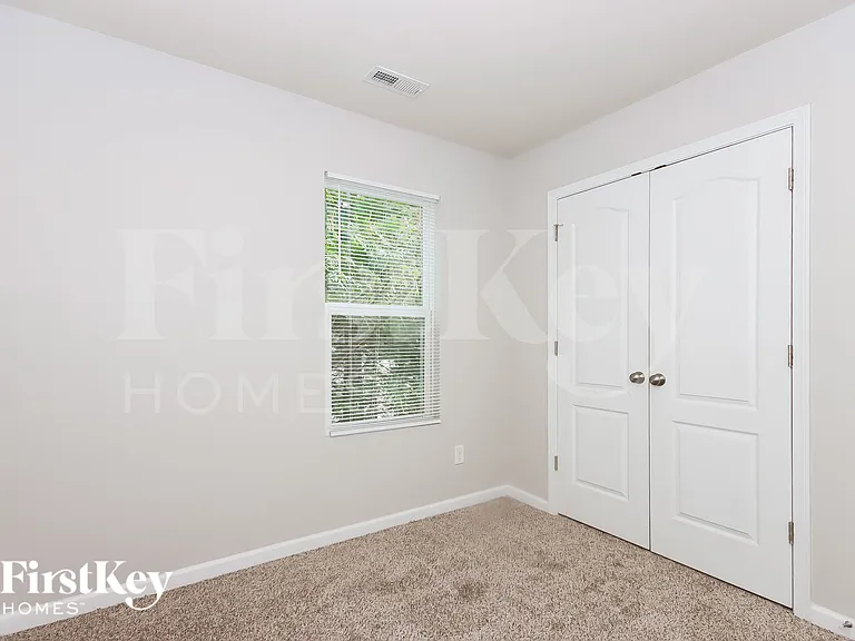 532 Ellingsworth Ln — Photo 12
