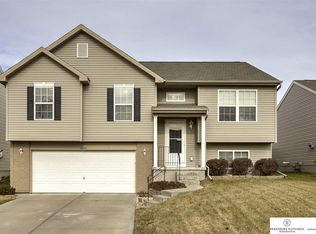 19382 Laci St, Omaha, NE 68135