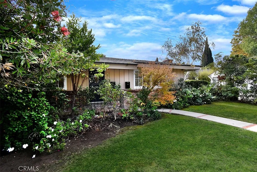 3 bed, 1552 sqft, $4,800 — Photo 1