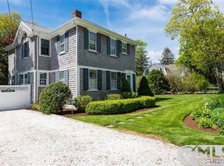 129 School St, Cotuit, MA 02635