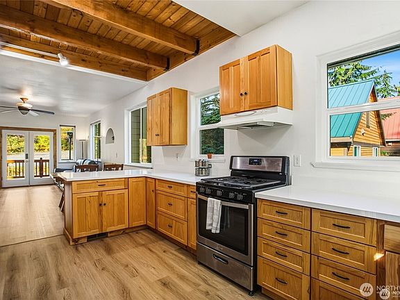 5th image of 330 Keechelus Drive