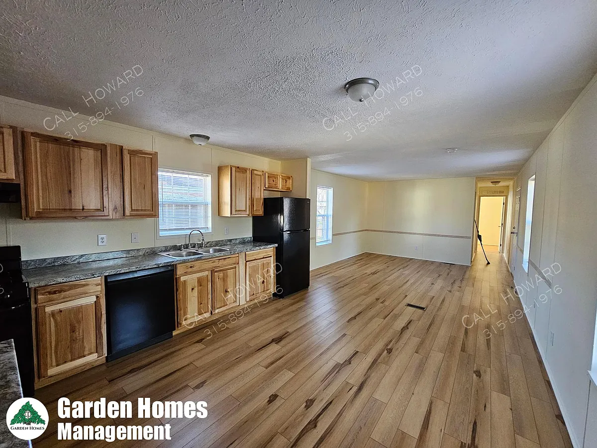 Building Photo - 637 Scarlet Dr