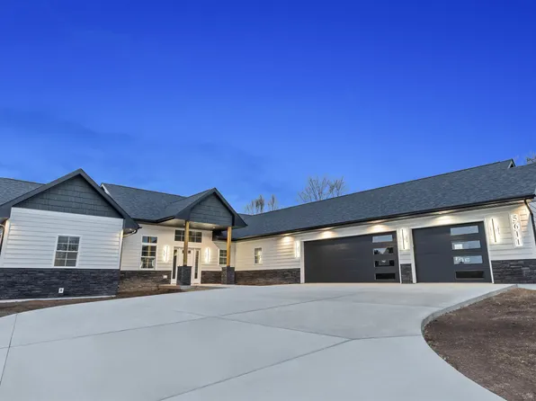 5611 N Vista Ln, Janesville, WI 53548