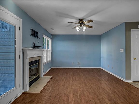 5th image of 1825 Maple Shade Ct