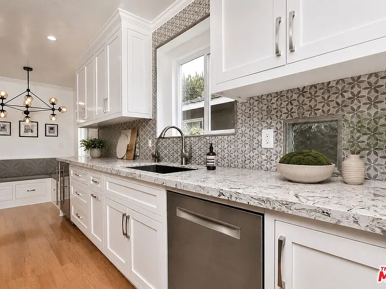 13143 Valleyheart Dr — Photo 2