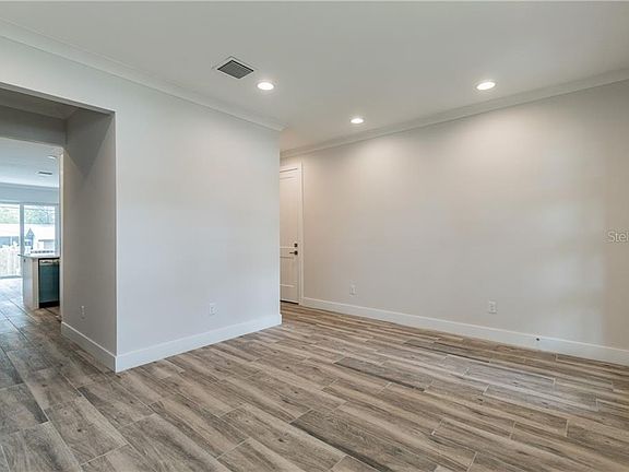 4th image of 4726 W Lawn Ave