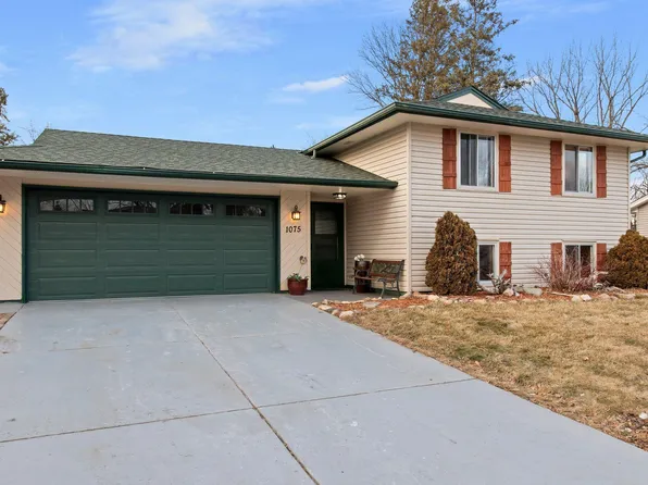 1075 Lowell Dr, Apple Valley, MN 55124
