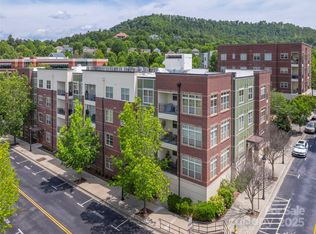 5 Farleigh St APT 201, Asheville, NC 28803