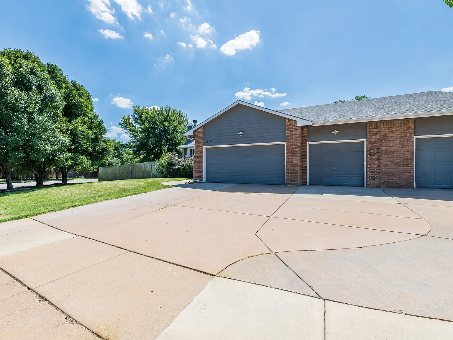 11701 W Ryan St — Photo 3