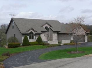 3294 N Silver Ridge Dr, Oregon, IL 61061