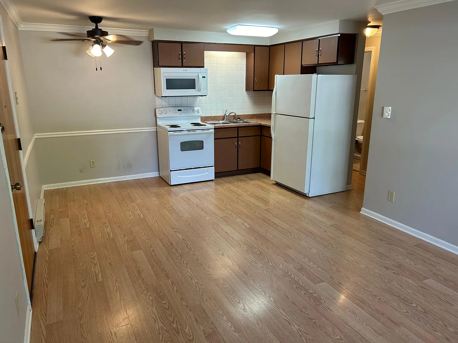 112 W Jones St — Photo 3