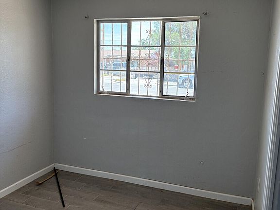 2nd image of 604 Encino Dr