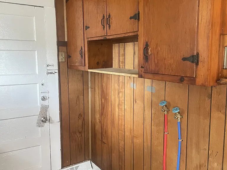 276 Finley St — Photo 17