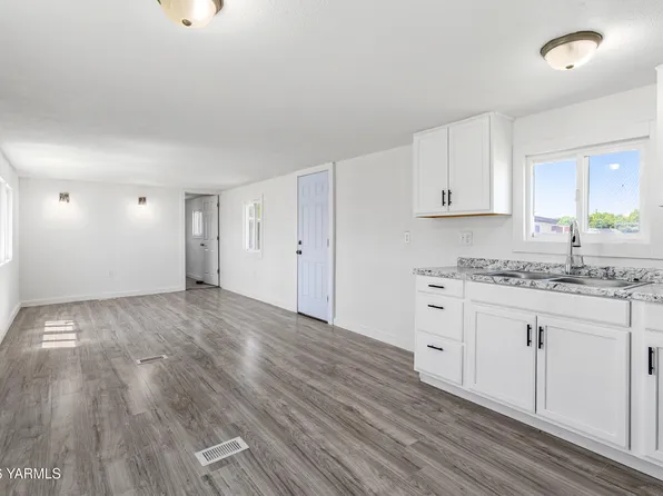 55 W Washington Ave Unit 61, Yakima, WA 98903