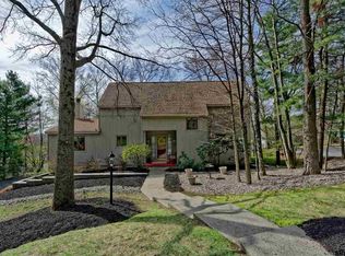 15 Morningside Dr, Latham, NY 12110