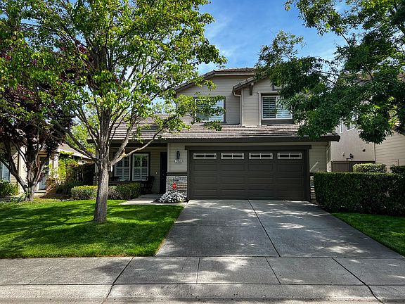 2nd image of 2469 Serenata Way