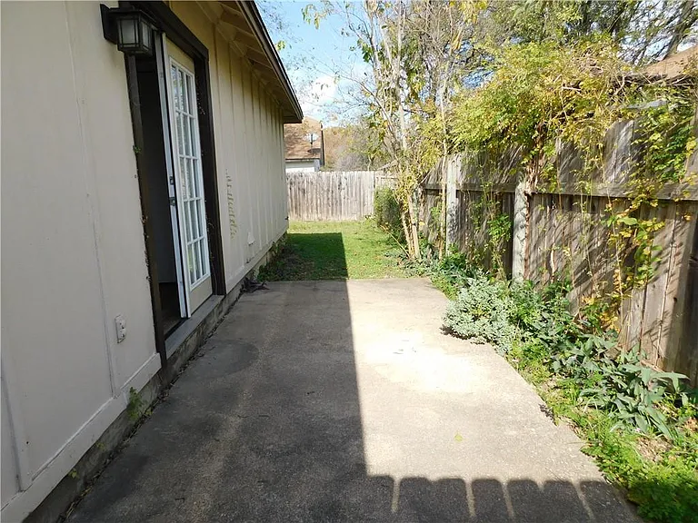 1900 Prairie Knoll Ct #A — Photo 16