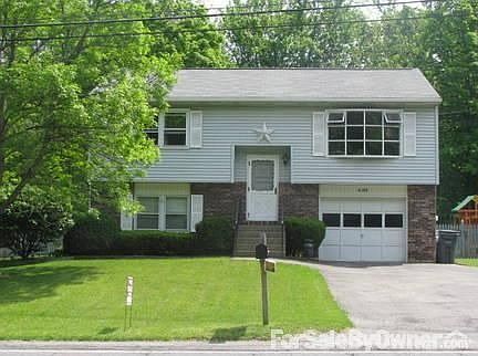 Brick / Vinyl Exterior