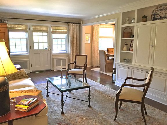 Living Room - door goes to patio