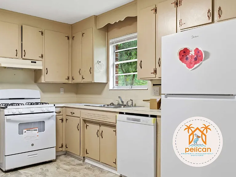 6390 Beauclair Dr — Photo 6