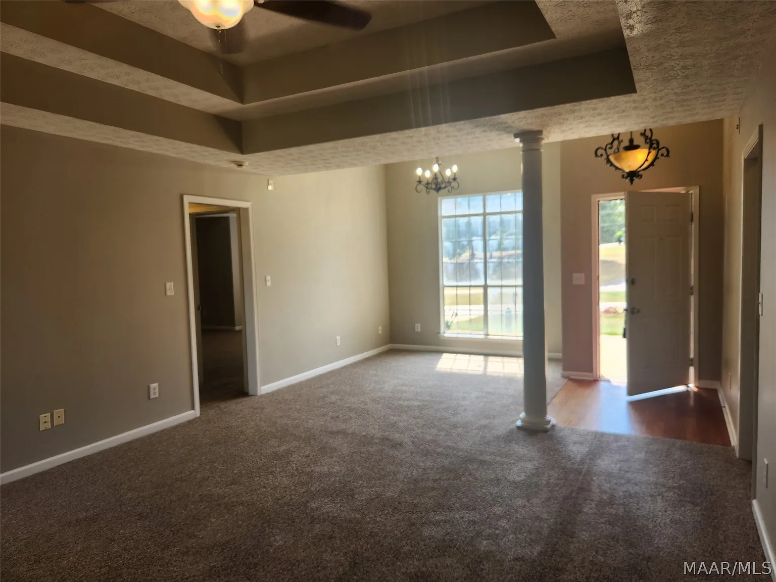 3 bed, 2.0 bath, 1555 sqft, $1,850 — Photo 2