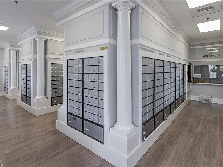 4949 Kingston Way — Photo 37