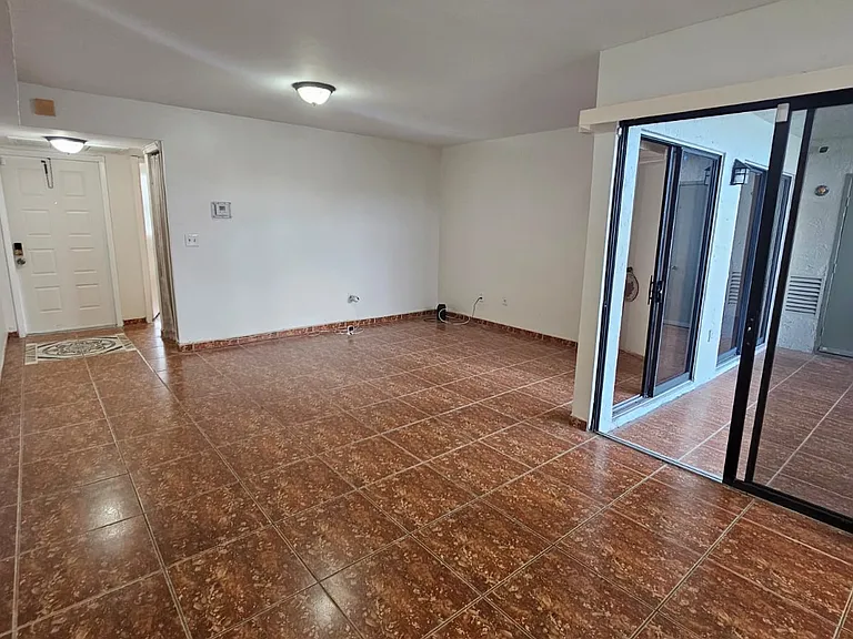 1041 Jefferson Dr #J — Photo 7