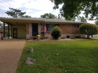 524 Nightingale Ln, Saint Louis, MO 63123