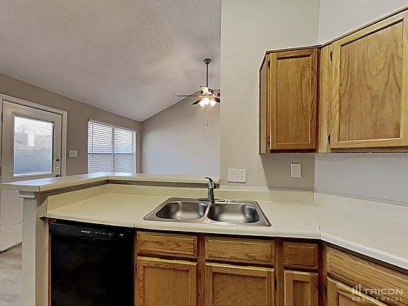 4th image of 4014 Dorchester Dr