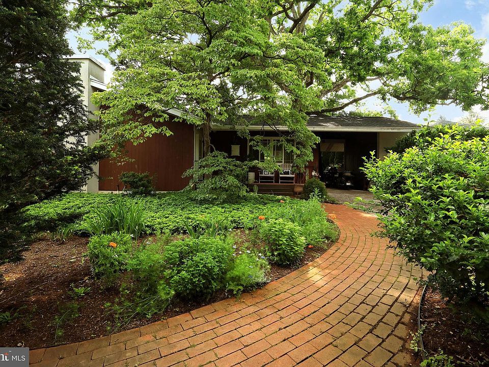 1st image of 284 E McCormick Ave