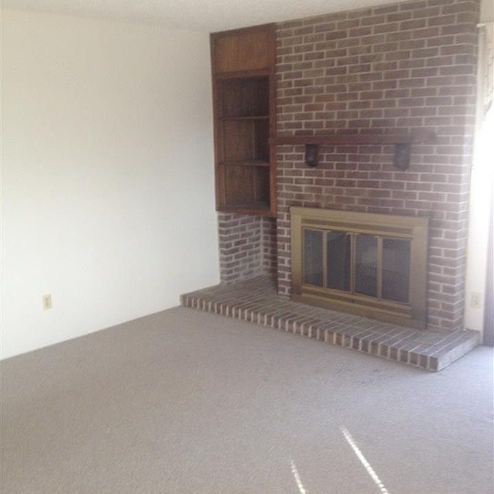 2nd image of 251 S Willo Esque Dr Unit 101