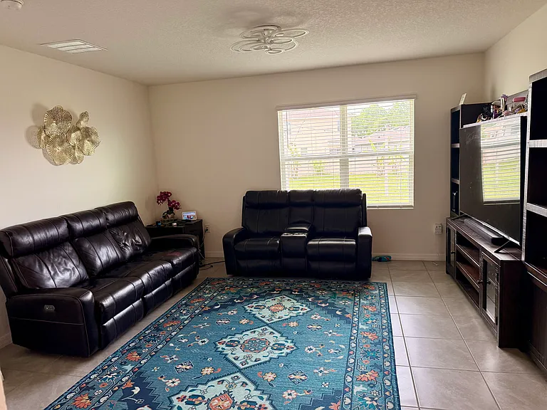 2250 Hidden Palm Dr — Photo 3