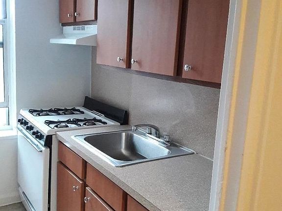 5th image of 10905 72nd Ave APT 5B
