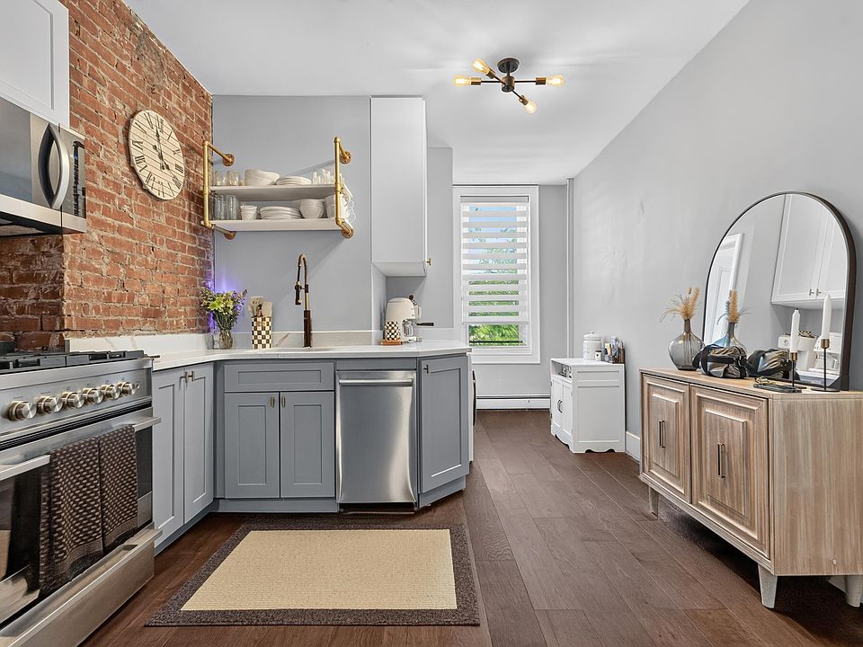 1st image of 606 1st St #5