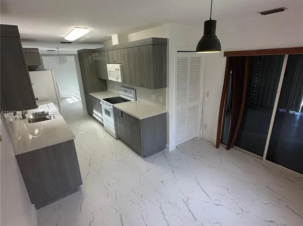 1445 Grant St, Hollywood, FL