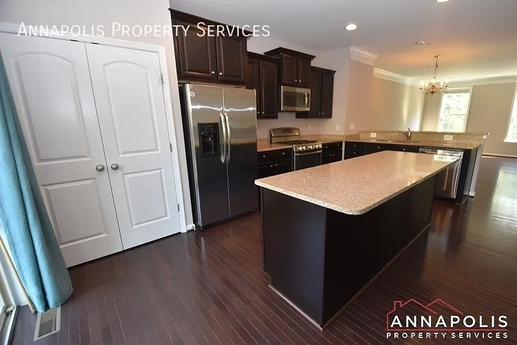 806 Nancy Lynn Ln — Photo 3