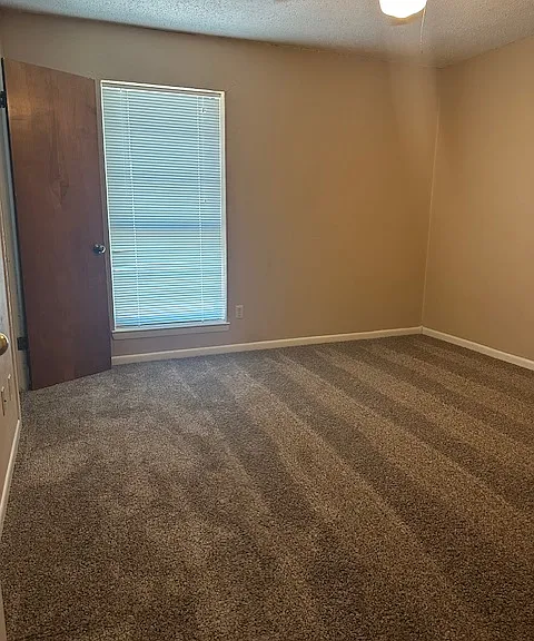 622 Tracy St — Photo 14
