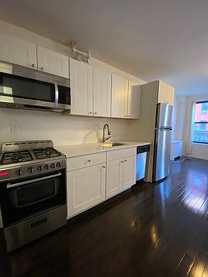 4th image of 226 E 89th St APT 8