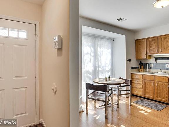 3rd image of 4472 Starling Ct