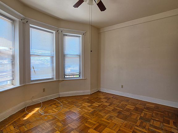 3rd image of 92 W 33rd St #31E