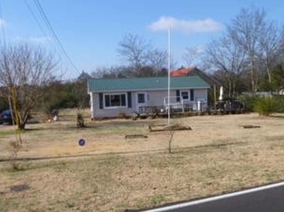 1st image of 915 Twin Oak Dr