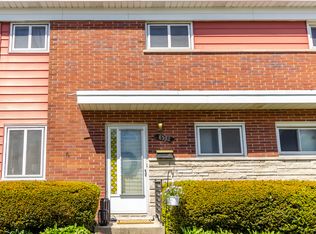 8532 Hamilton Dr, Skokie, IL 60077