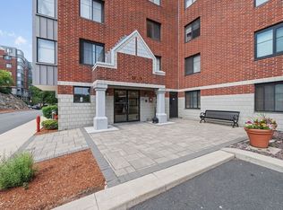 100 Ledgewood Dr APT 618, Stoneham, MA 02180