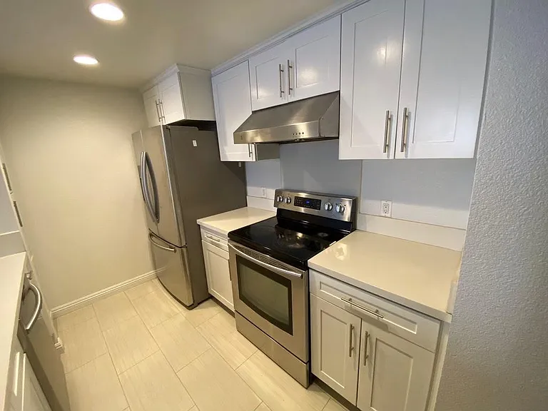 600 W 9th St #1103 — Photo 4