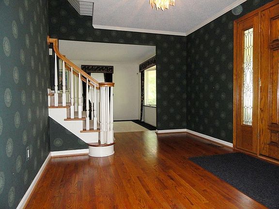 3rd image of 28921 Wellington St