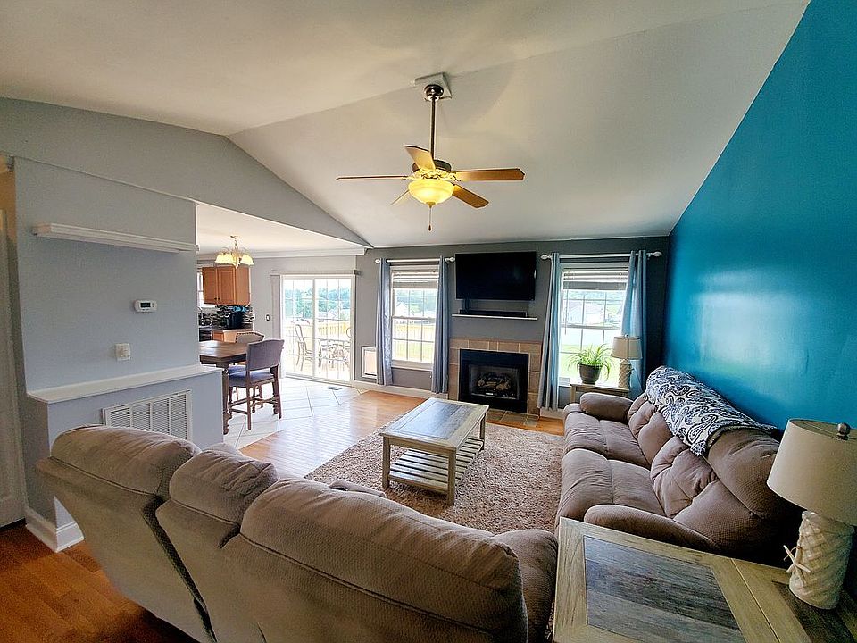 1st image of 1026 Mountain Meadows Dr