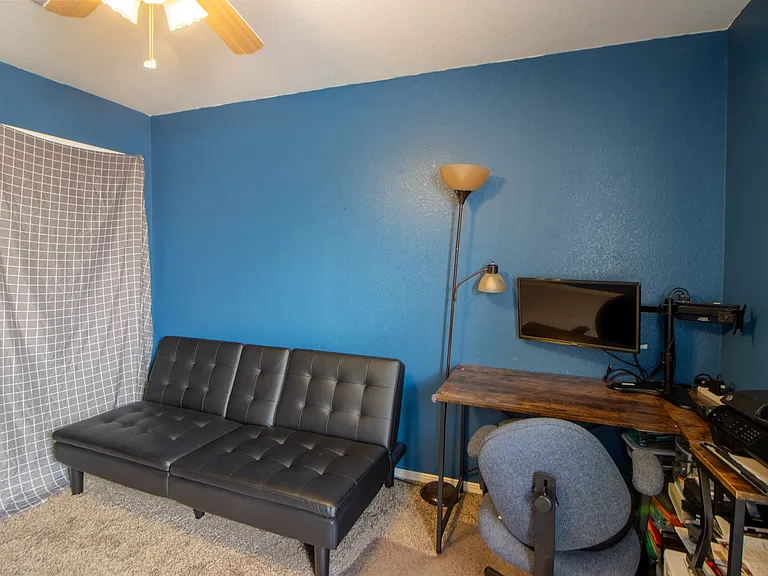 3913 Pearl Ct — Photo 3
